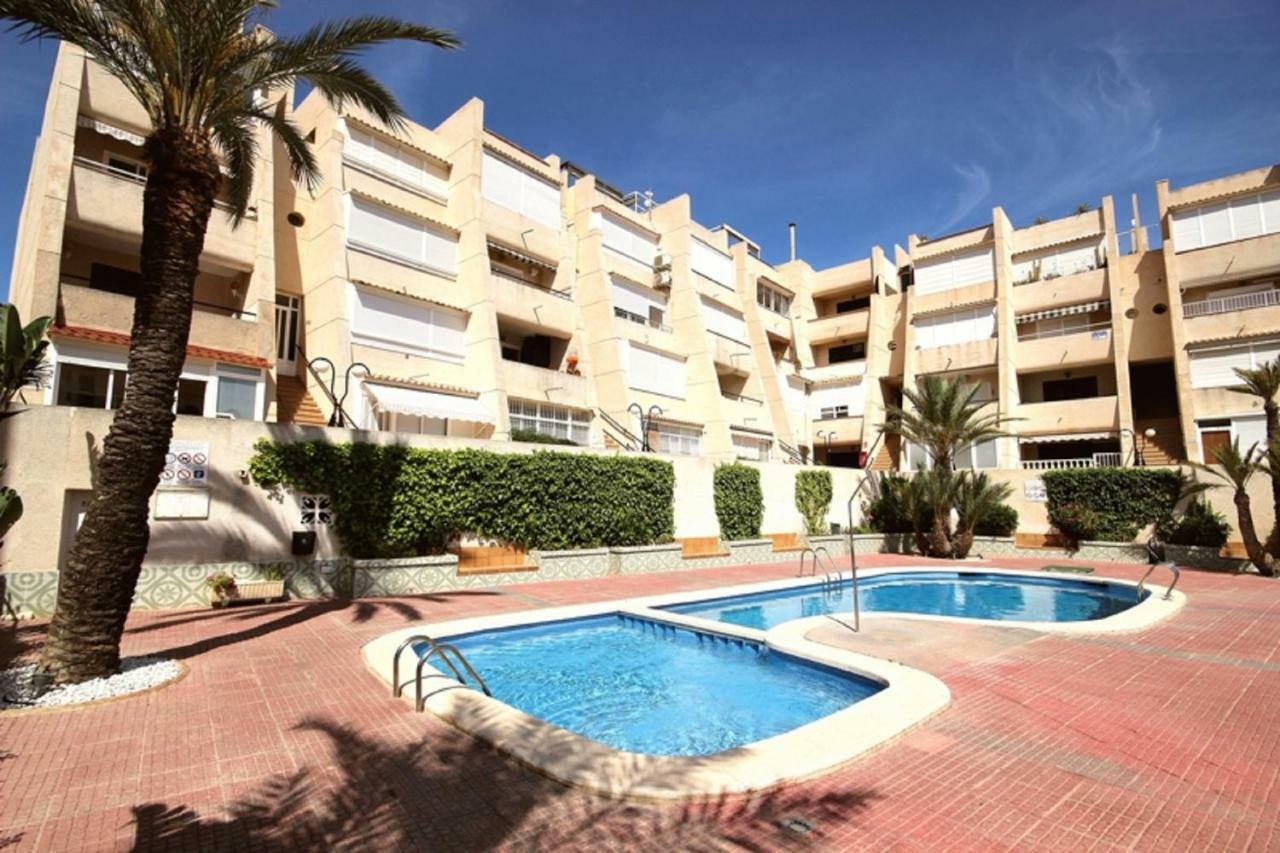 Apartment In La Mata Gabriele 托雷维耶哈 外观 照片